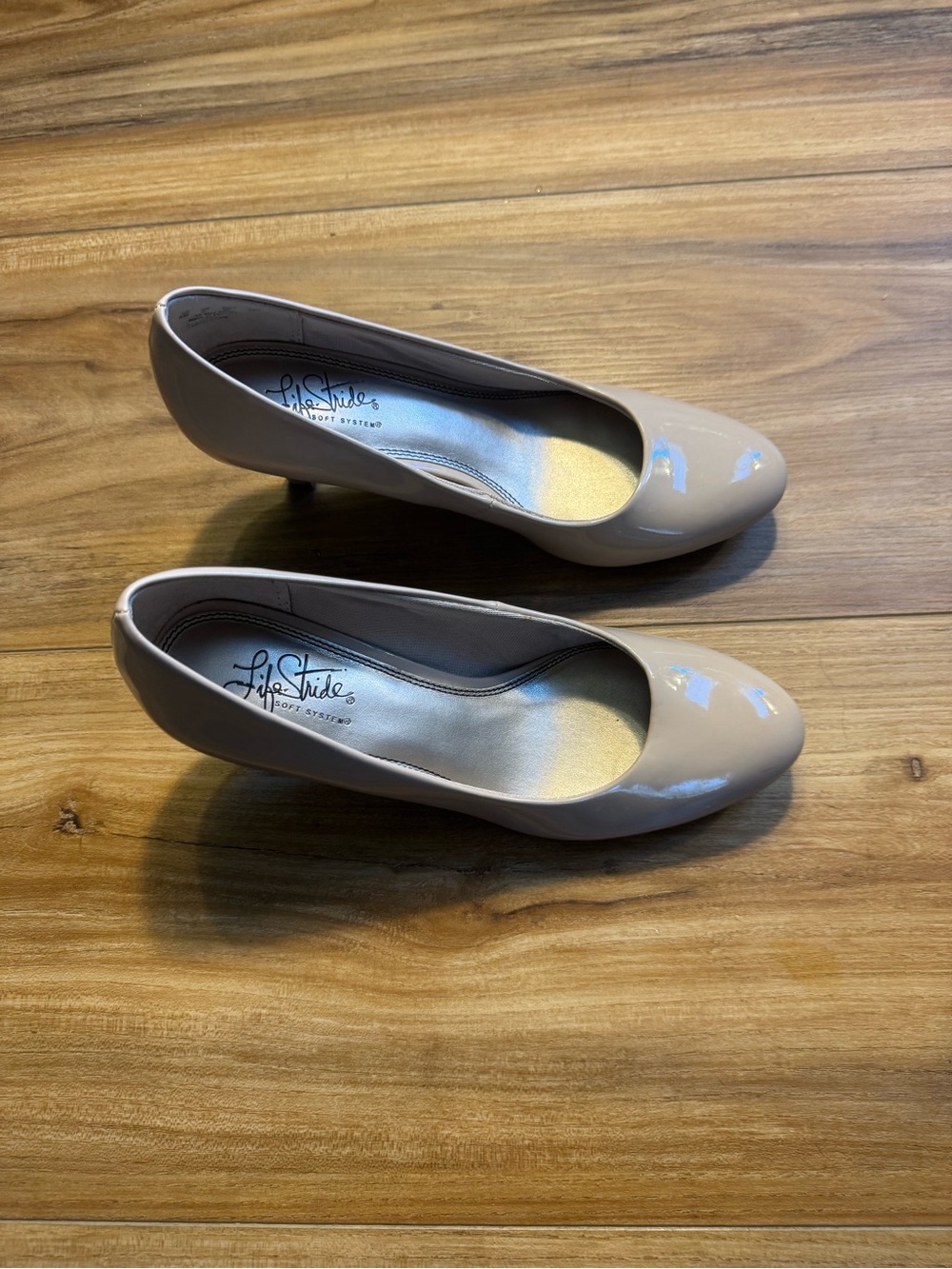 Life Stride Beige/Tan Patent Low Heel Pumps